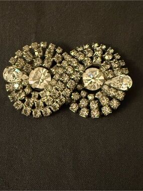 Vintage Kramer NY Figure Eight Rhinestone Silver Tone Brooch